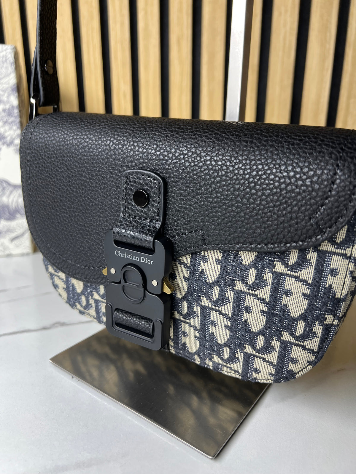 DIOR