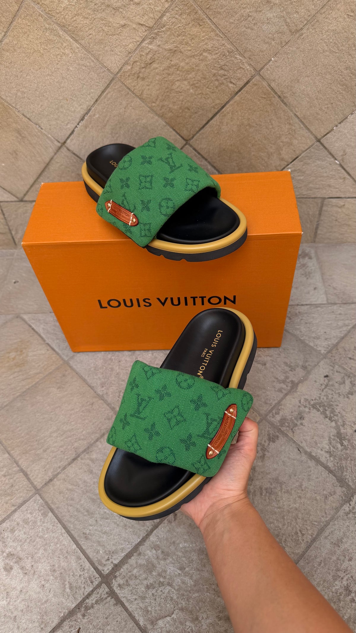 LOUIS VUITTON
