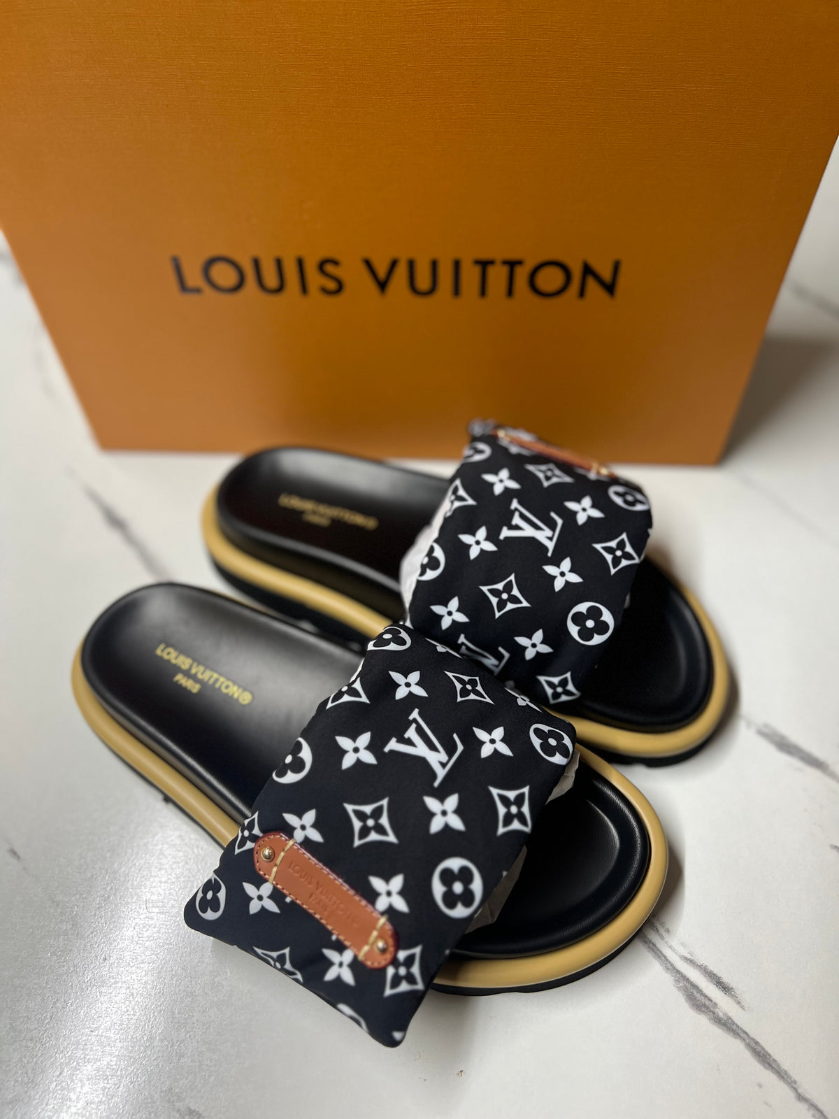 LOUIS VUITTON