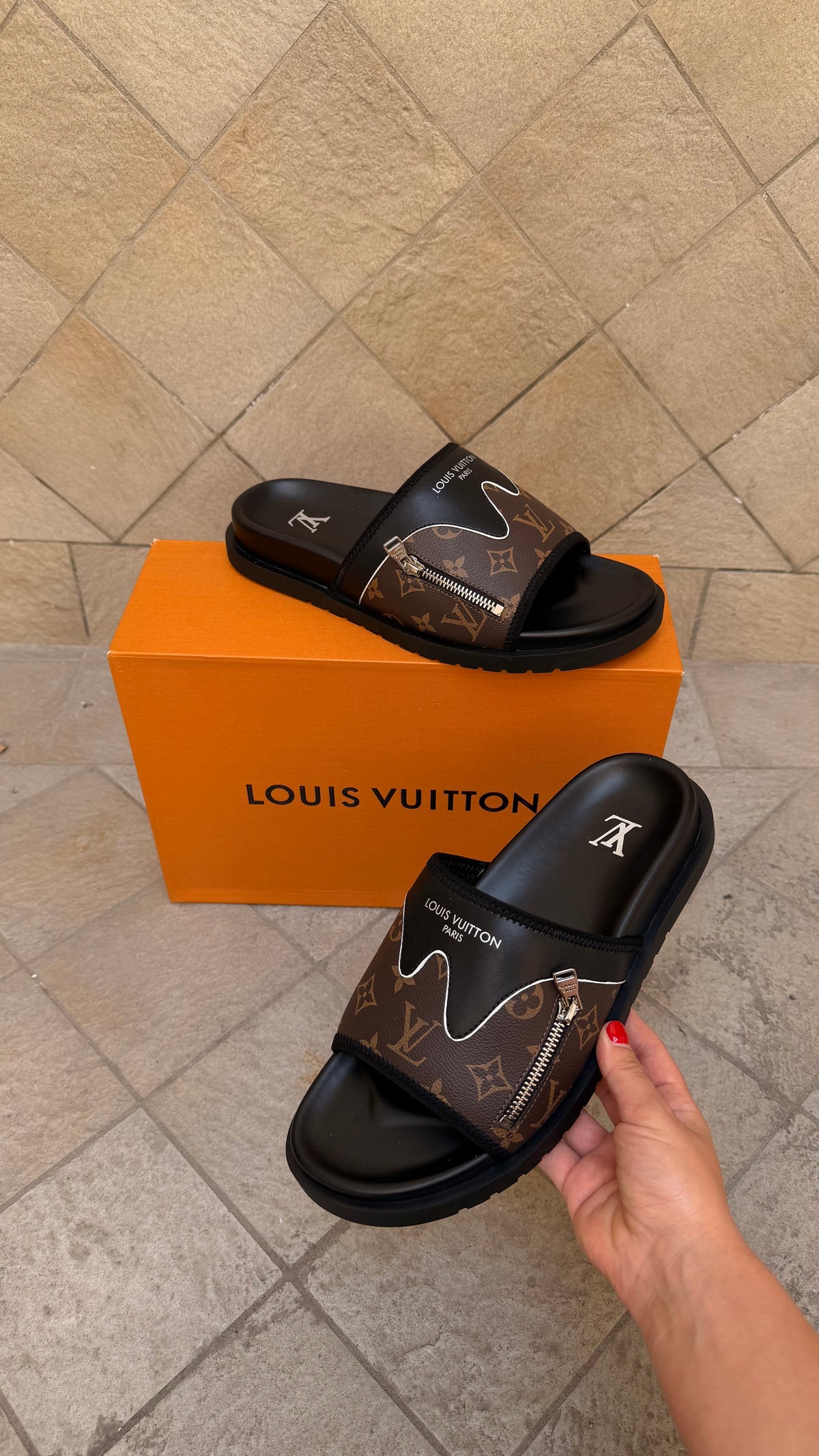 LOUIS VUITTON