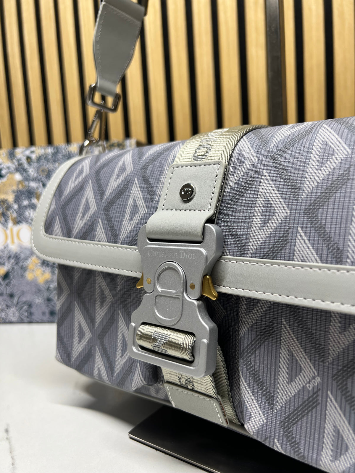 DIOR