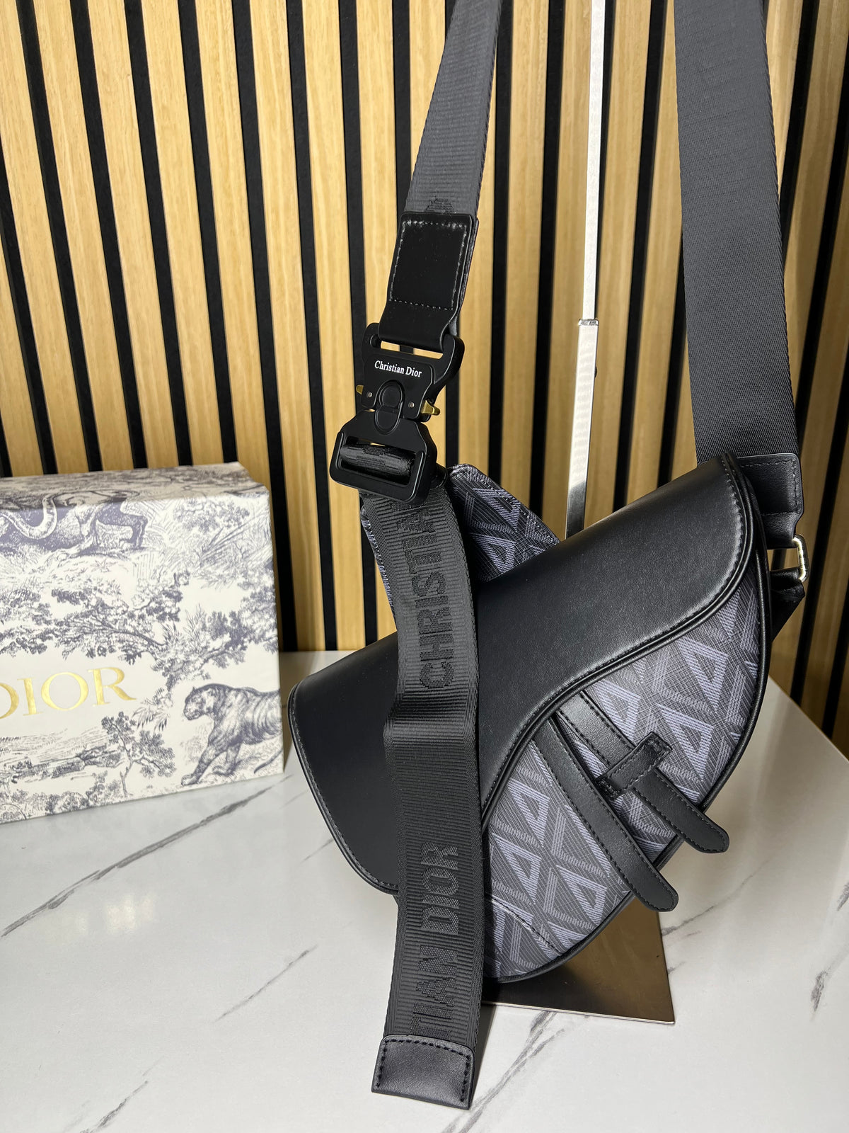 DIOR