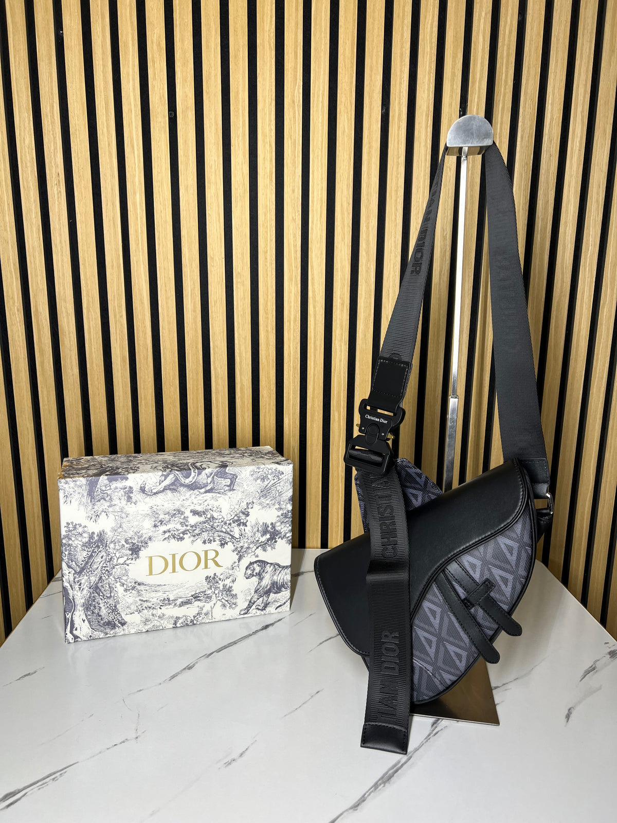 DIOR