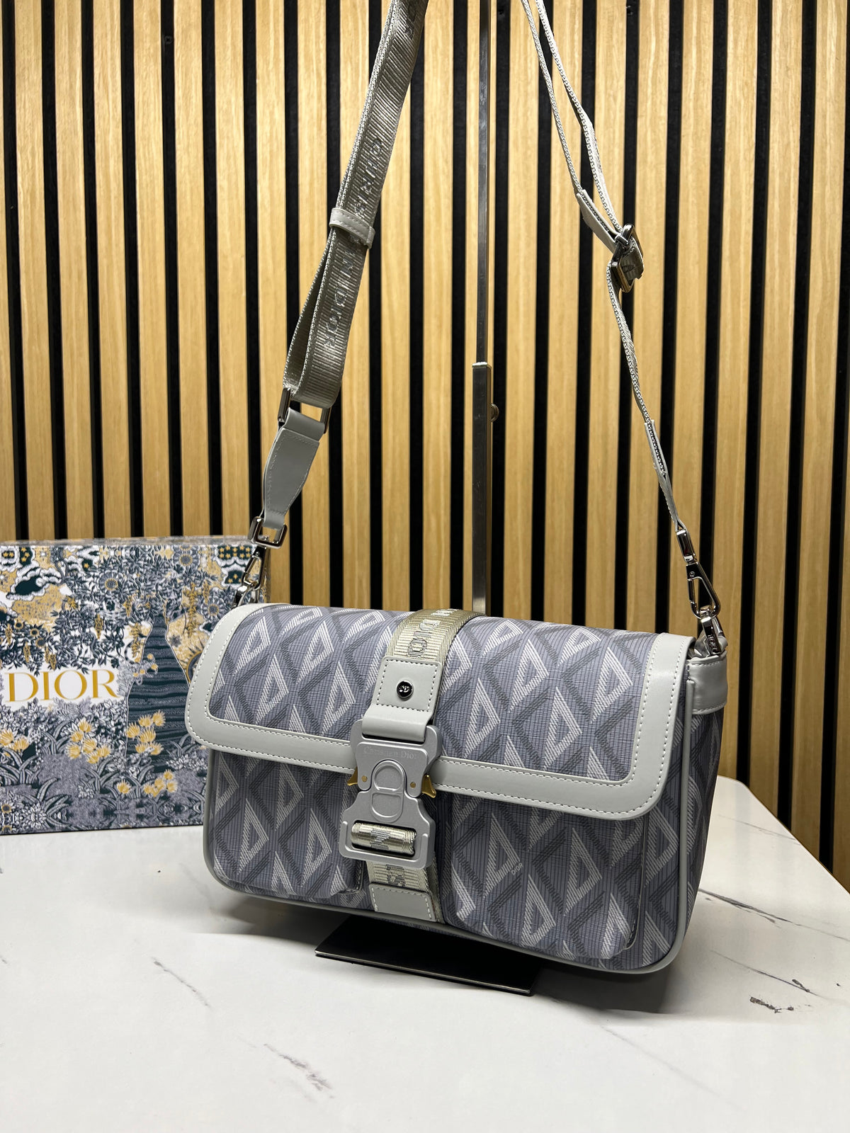 DIOR