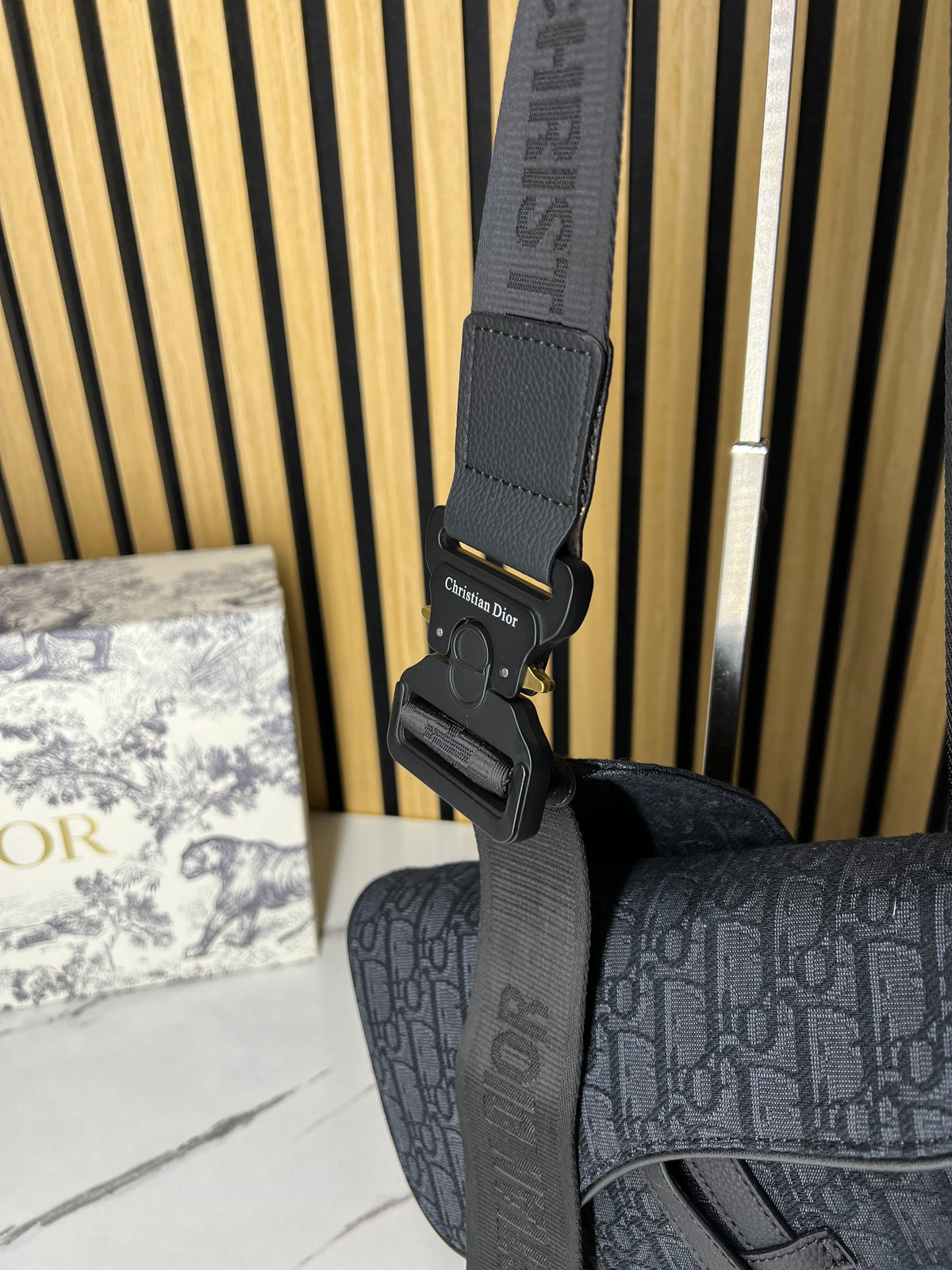 DIOR