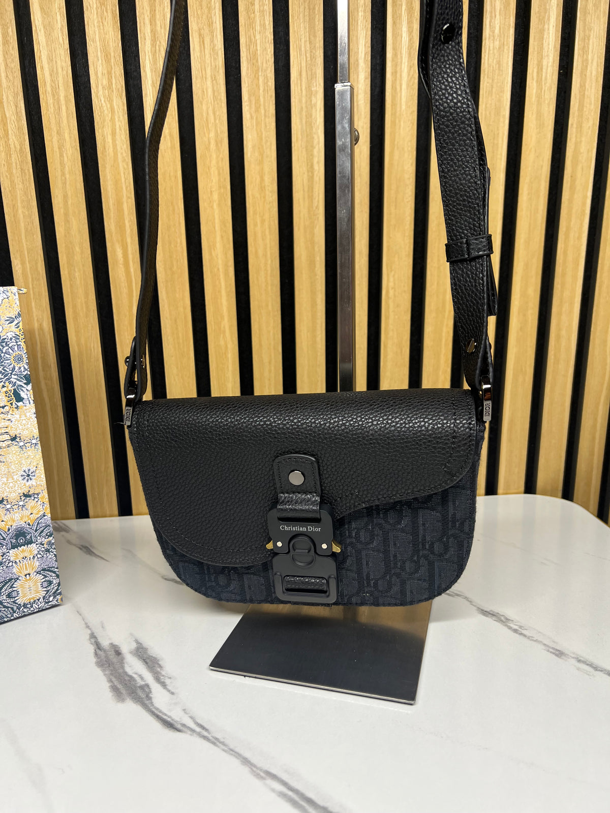 DIOR