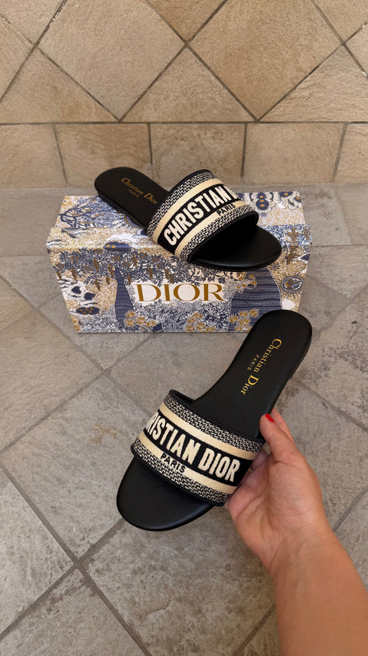 DIOR